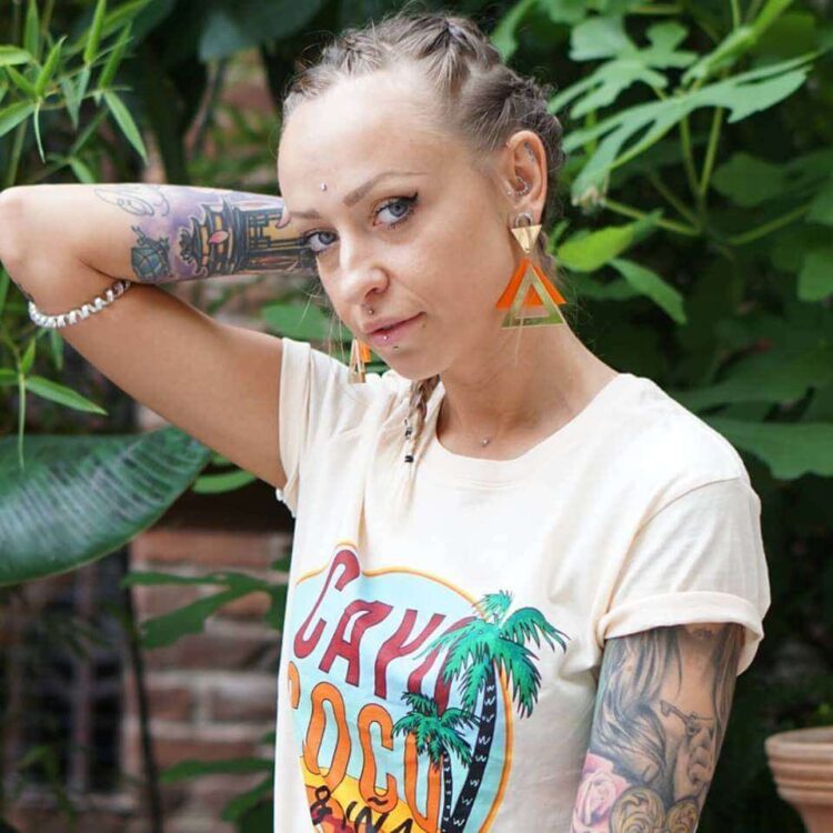 Earrings "A Girl In Front Of Mirror" - FUNK DA QUEEN