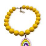 Beadline Yellow | Κολιέ με ουράνιο τόξο χάντρες και plexiglass charm