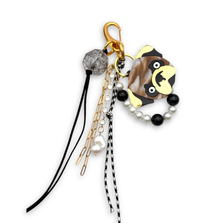 Pug Keychain with Pearls – Fashion Accessory for Bag or Jeans
