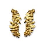 Detail of Aura Wave molten gold earrings – FunkDaQueen
