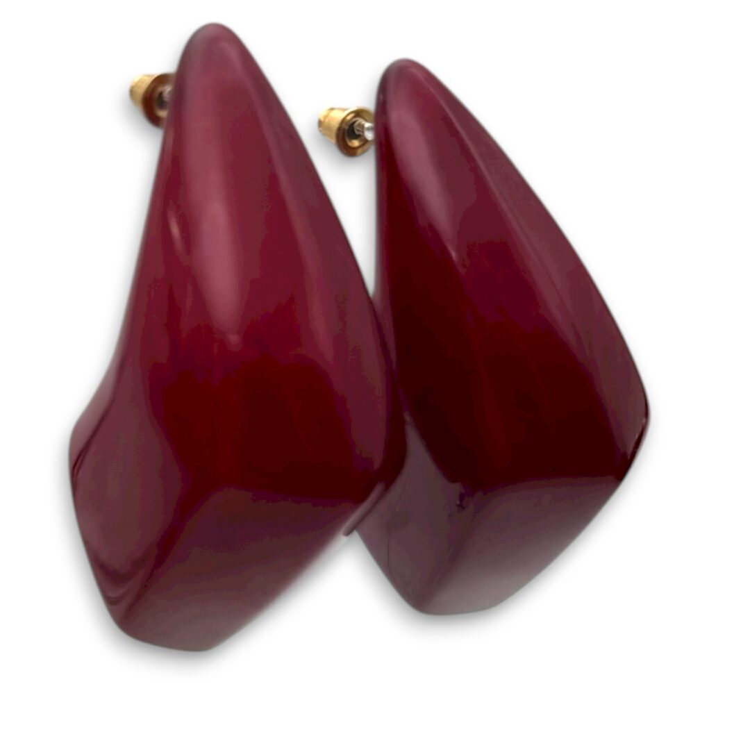 Σκουλαρίκια Red Matter από ρητίνη σε βαθύ κόκκινο FunkDaQueen