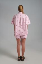 ροζ oversized shirt και shorts με cherry print