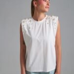 Pearl Glow Top λευκή μπλούζα με πέρλες