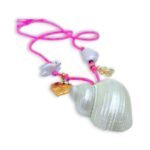 κολιέ με φυσικό κοχύλι και charms