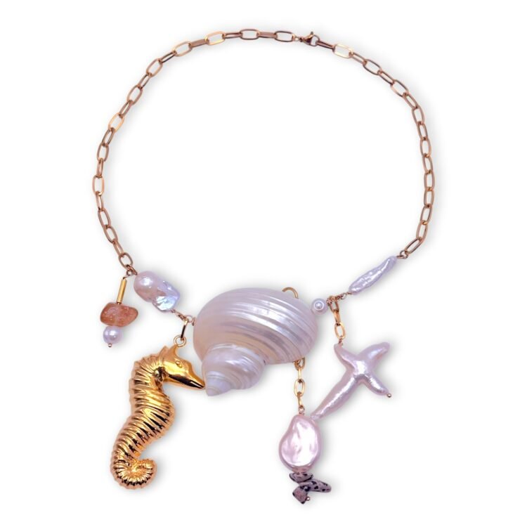 Poseidonia Necklace κολιέ με κοχύλι και seahorse charm
