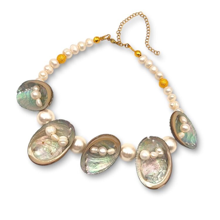 Χειροποίητο choker με κοχύλια φίλντισι και freshwater pearls