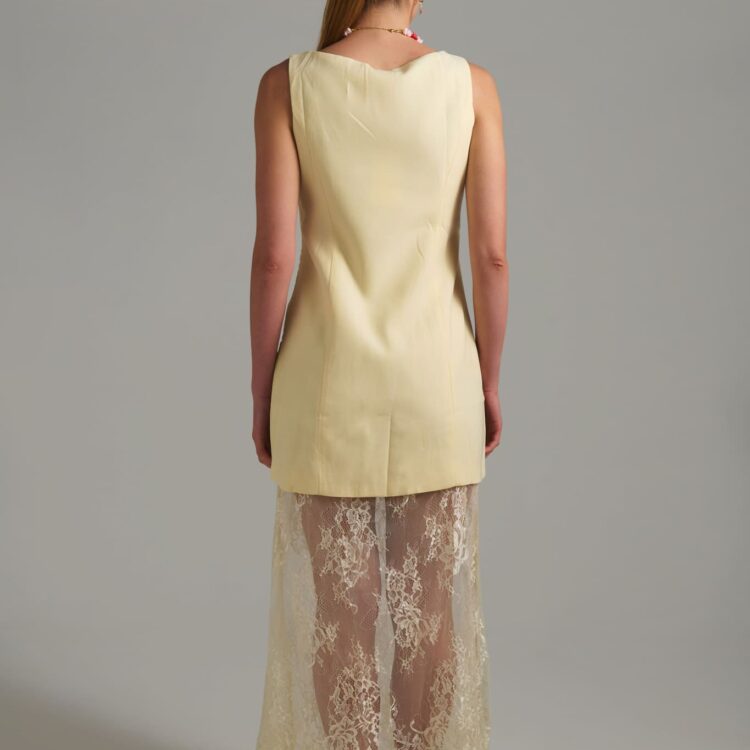 Lace layered dress with romantic design