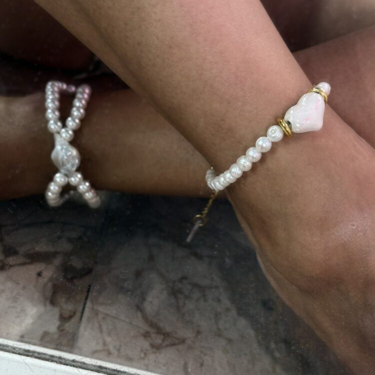 Madame Amour pearl anklet with ceramic heart.