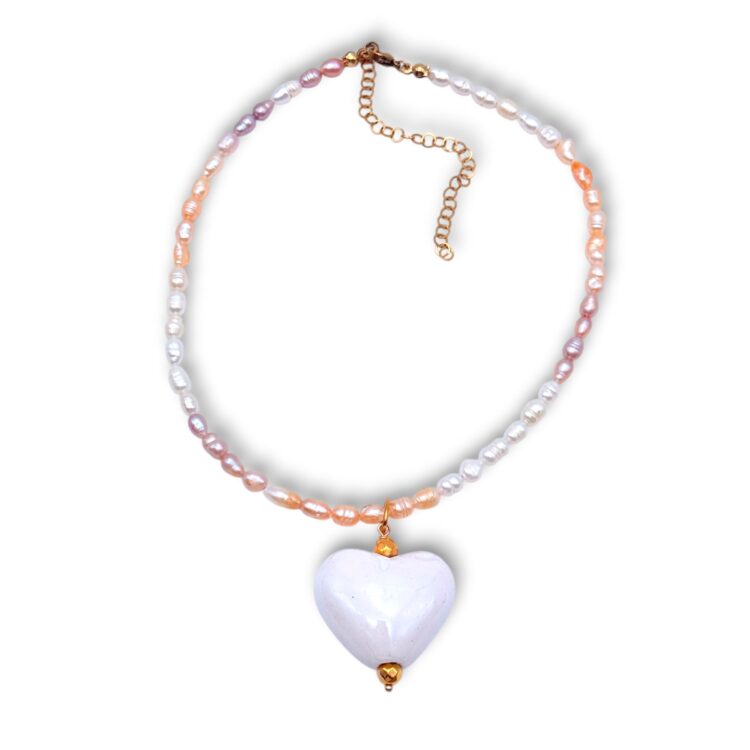 Aveline – Freshwater Pearl Necklace with Ceramic Heart