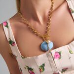 Azure Shell Necklace χειροποίητο κολιέ με αληθινό γαλάζιο κοχύλι.