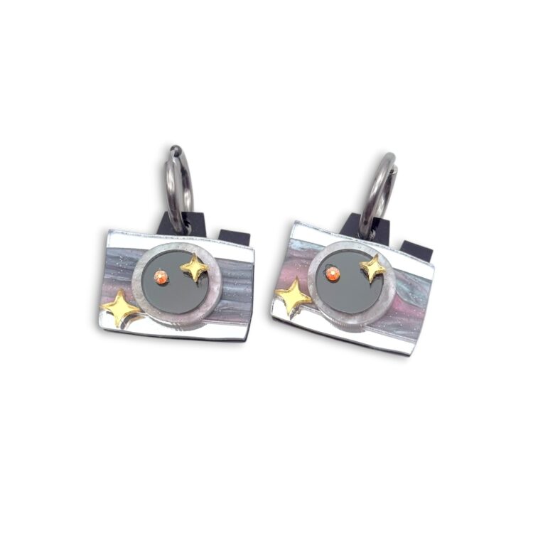 Χειροποίητα σκουλαρίκια Retro Camera Moonlight Edition σε σχήμα φωτογραφικής μηχανής με ασημί κρίκους