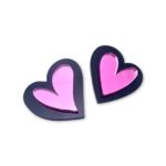 Χειροποίητα σκουλαρίκια Petit Hearts Black Pink με μαύρες και ροζ καρδιές από plexiglass